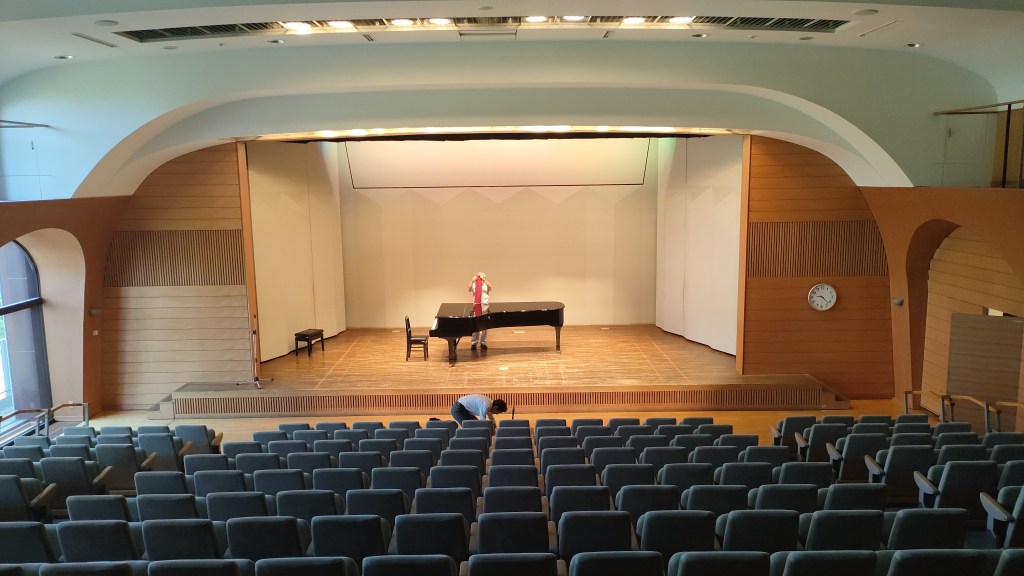 初めてのホール発表会、無事に終演しました！